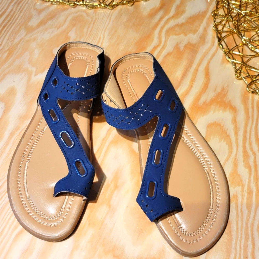 Asymmetrical sandals - Picture 3 of 3
